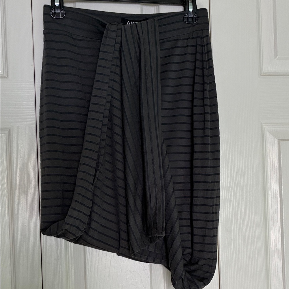 Apt. 9 Women’s size XS maxi skirt gray with horizontal stripes